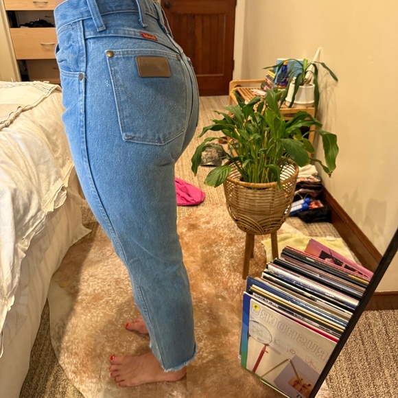 Vintage Wrangler Blue Jeans - Picture 3 of 4